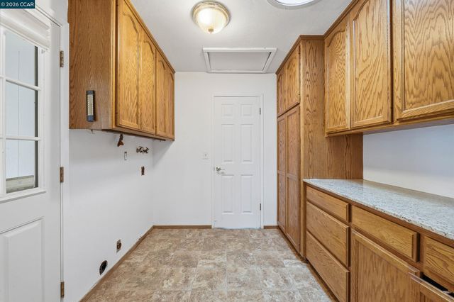 15420 Rumsey Rd, Clearlake, CA 95422