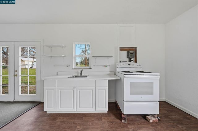 15420 Rumsey Rd, Clearlake, CA 95422