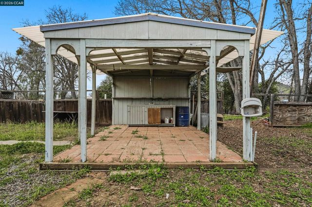 15420 Rumsey Rd, Clearlake, CA 95422