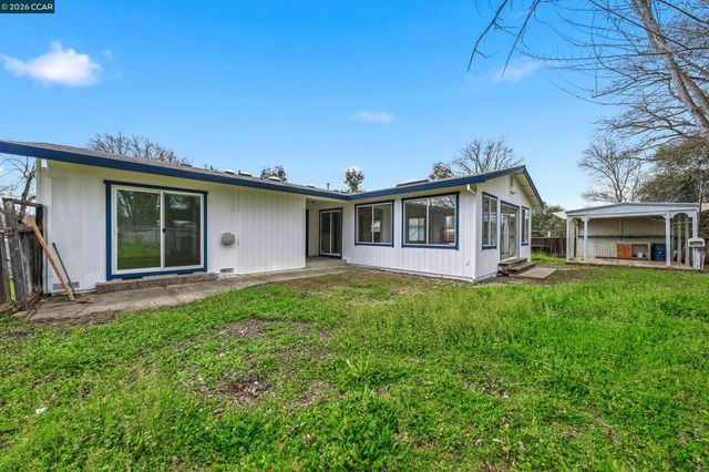 15420 Rumsey Rd, Clearlake, CA 95422