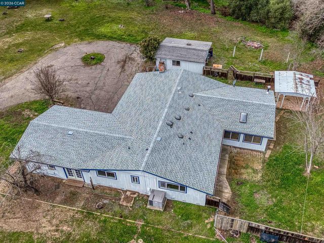 15420 Rumsey Rd, Clearlake, CA 95422