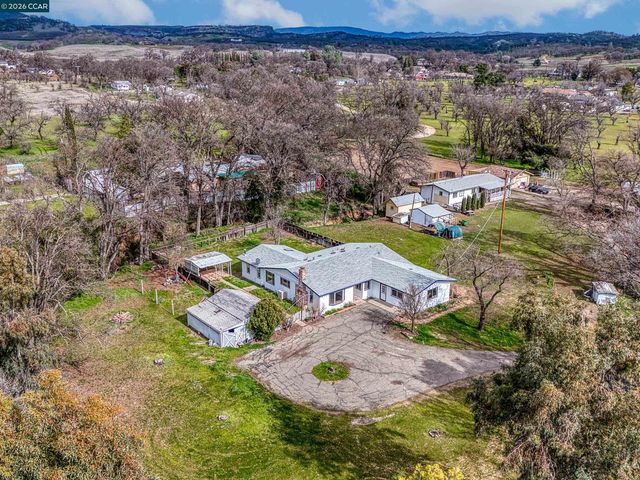 15420 Rumsey Rd, Clearlake, CA 95422