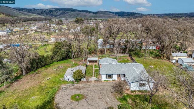 15420 Rumsey Rd, Clearlake, CA 95422