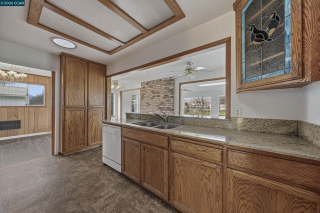 15420 Rumsey Rd, Clearlake, CA 95422