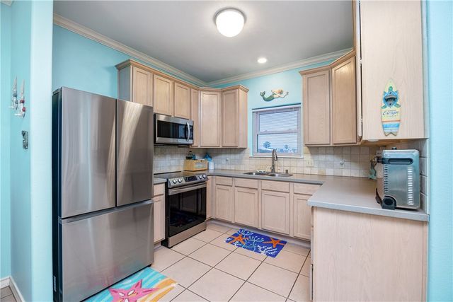 14422 VERDEMAR Dr 301, Corpus Christi, TX 78418