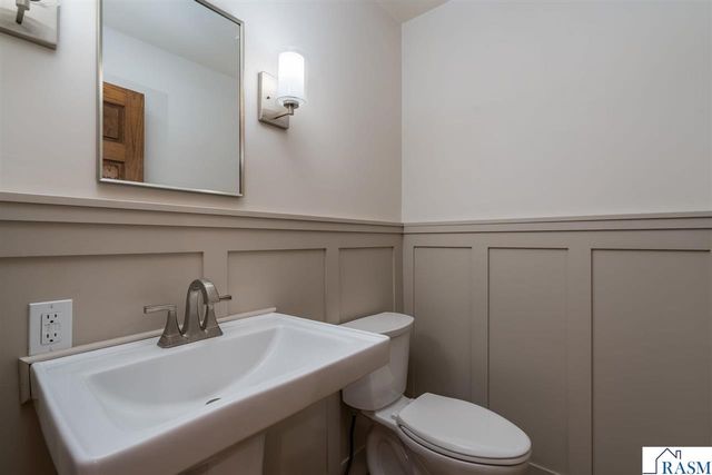 101 Pohl Road, Mankato, MN 56001