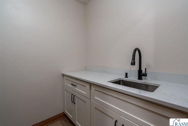 101 Pohl Road, Mankato, MN 56001
