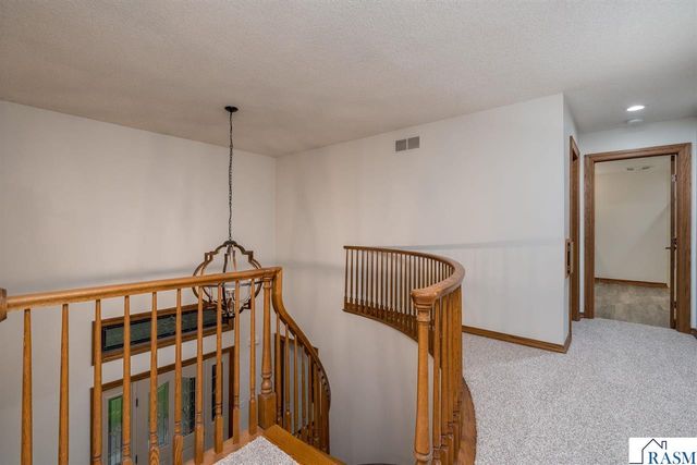 101 Pohl Road, Mankato, MN 56001