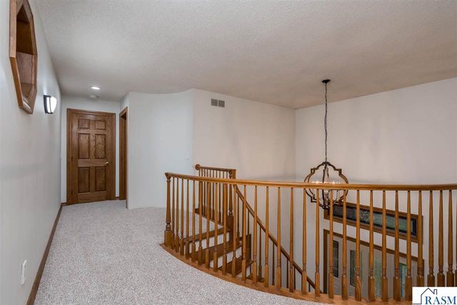 101 Pohl Road, Mankato, MN 56001