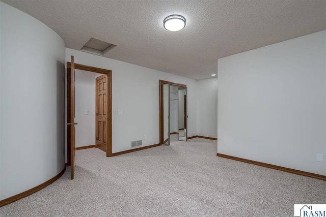 101 Pohl Road, Mankato, MN 56001