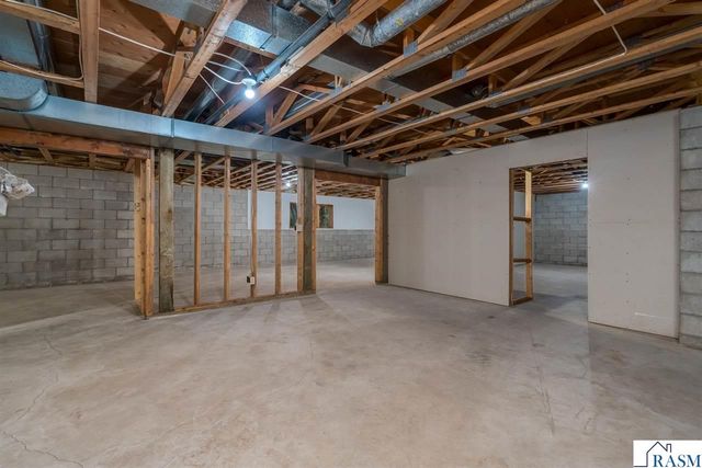 101 Pohl Road, Mankato, MN 56001
