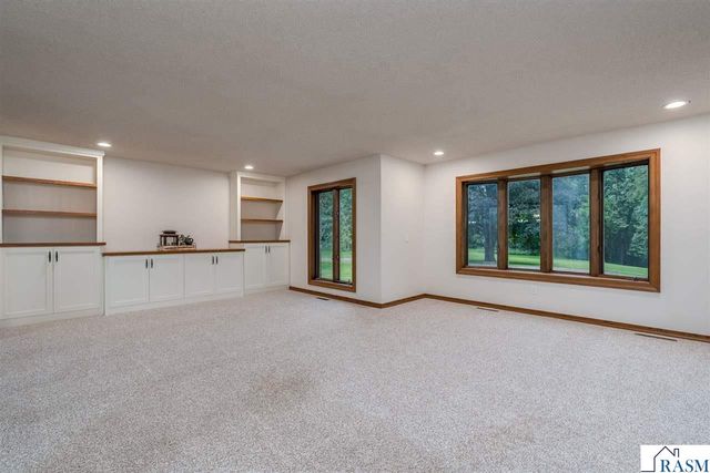 101 Pohl Road, Mankato, MN 56001