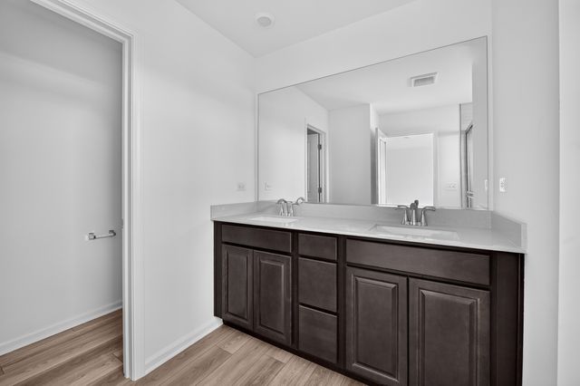 200 Gentian Court, Oswego, IL 60543