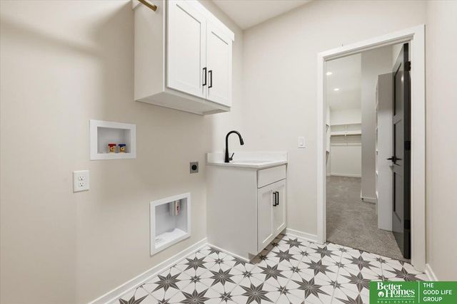 10805 S 220th Street, Gretna, NE 68028