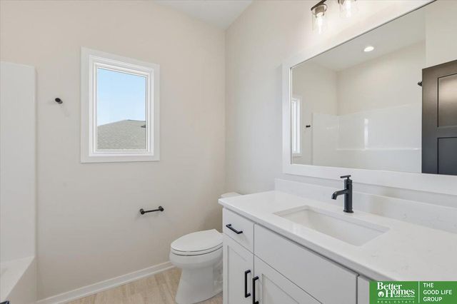 10805 S 220th Street, Gretna, NE 68028