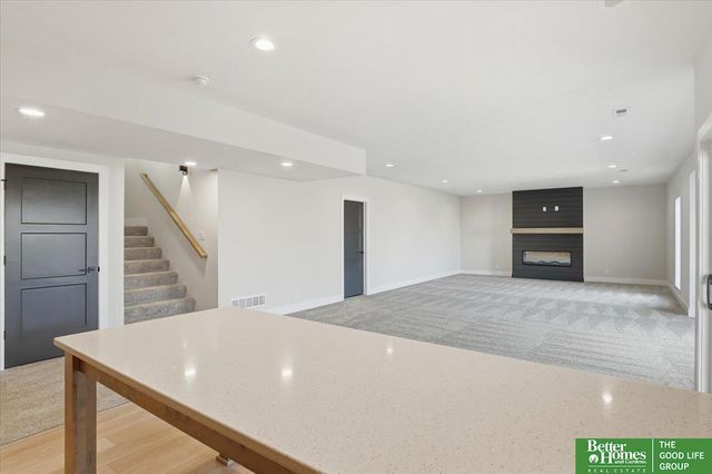 10805 S 220th Street, Gretna, NE 68028