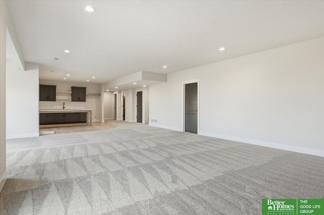 10805 S 220th Street, Gretna, NE 68028