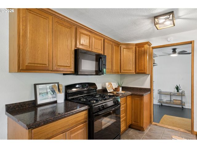 22153 S DANS Ave, Beavercreek, OR 97004