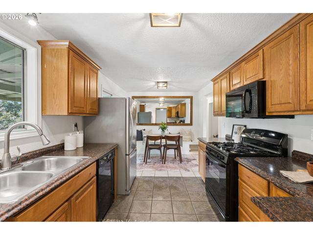 22153 S DANS Ave, Beavercreek, OR 97004