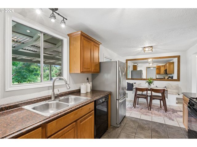 22153 S DANS Ave, Beavercreek, OR 97004