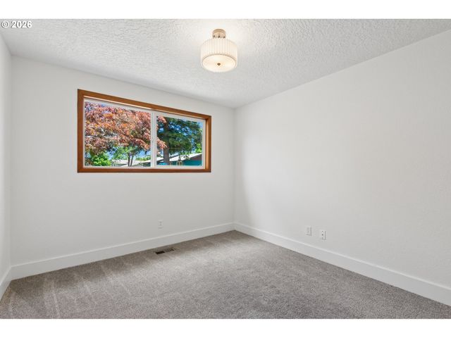 22153 S DANS Ave, Beavercreek, OR 97004