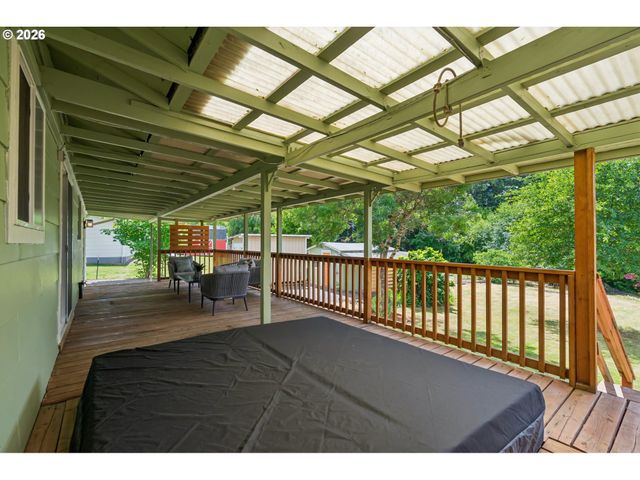 22153 S DANS Ave, Beavercreek, OR 97004