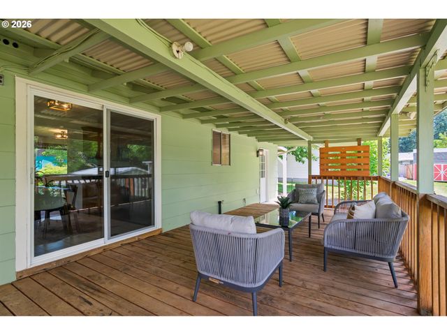 22153 S DANS Ave, Beavercreek, OR 97004