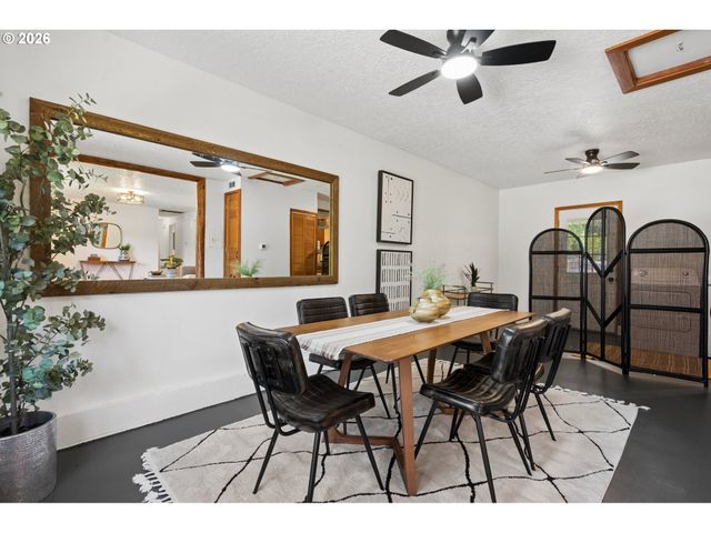22153 S DANS Ave, Beavercreek, OR 97004