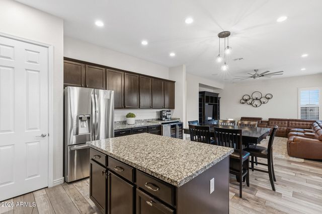 7427 W Saddlehorn Road, Peoria, AZ 85383