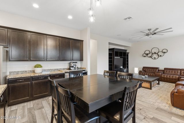 7427 W Saddlehorn Road, Peoria, AZ 85383