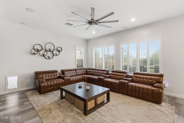 7427 W Saddlehorn Road, Peoria, AZ 85383