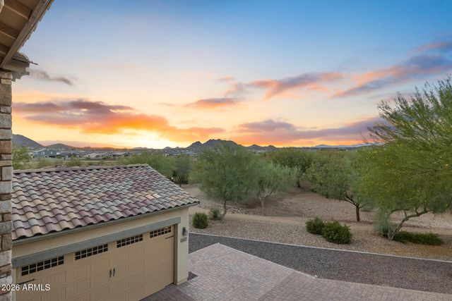 7427 W Saddlehorn Road, Peoria, AZ 85383