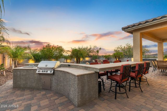 7427 W Saddlehorn Road, Peoria, AZ 85383