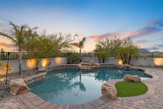 7427 W Saddlehorn Road, Peoria, AZ 85383