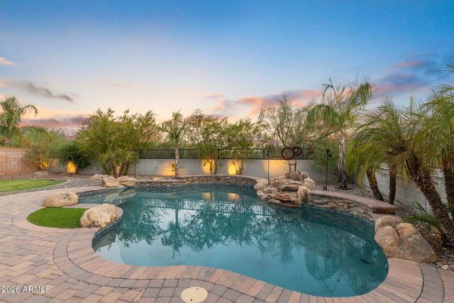 7427 W Saddlehorn Road, Peoria, AZ 85383