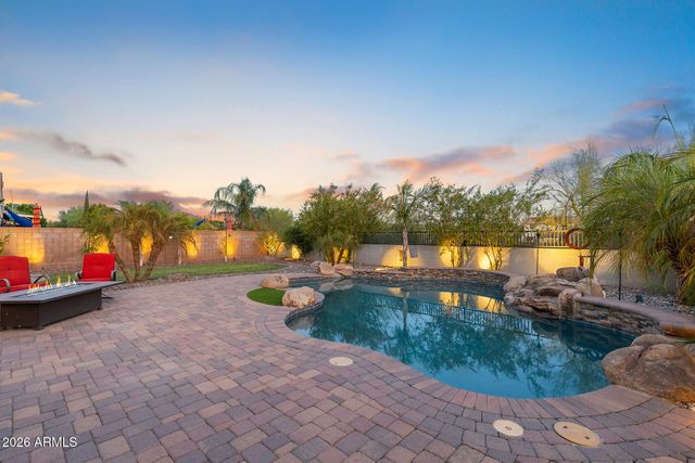 7427 W Saddlehorn Road, Peoria, AZ 85383