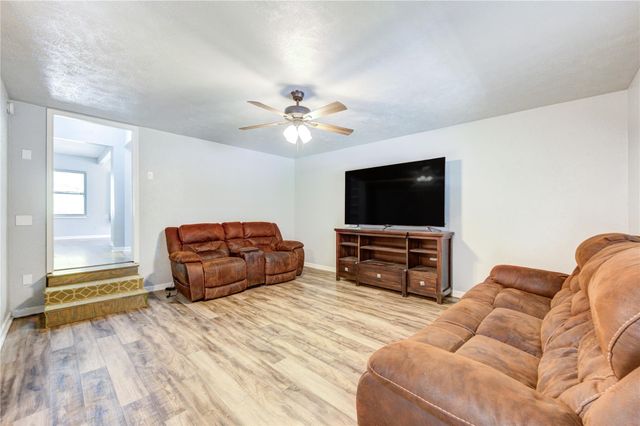 409 Dunnam Avenue, Cleveland, TX 77327