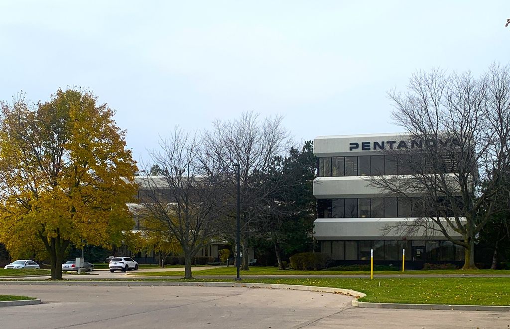 150 E Dartmoor Drive, Crystal Lake, IL 60014