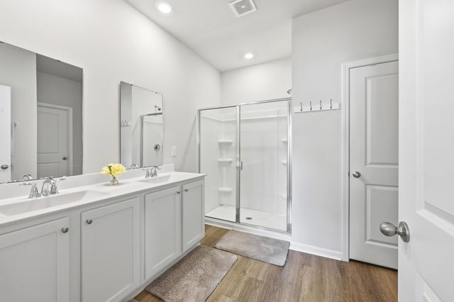 176 Londonshire Dr., Myrtle Beach, SC 29579