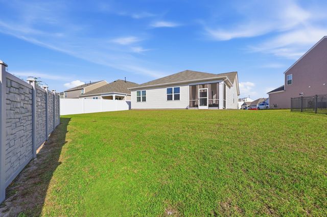 176 Londonshire Dr., Myrtle Beach, SC 29579