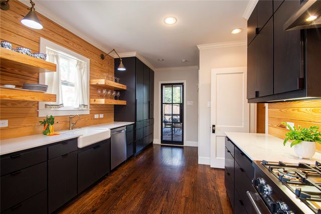 1134 N Clinton Avenue, Dallas, TX 75208