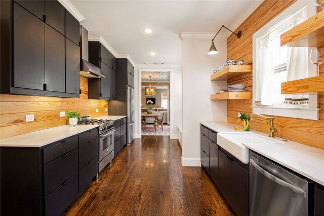 1134 N Clinton Avenue, Dallas, TX 75208