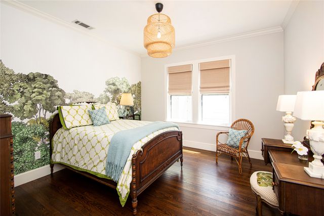 1134 N Clinton Avenue, Dallas, TX 75208