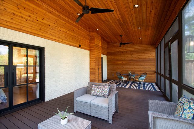 1134 N Clinton Avenue, Dallas, TX 75208