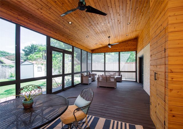 1134 N Clinton Avenue, Dallas, TX 75208