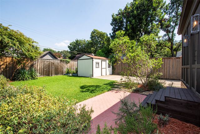 1134 N Clinton Avenue, Dallas, TX 75208