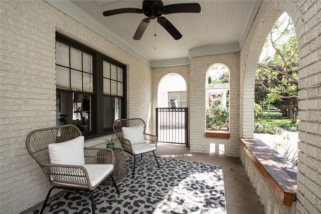 1134 N Clinton Avenue, Dallas, TX 75208