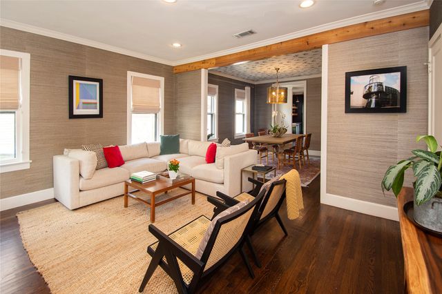 1134 N Clinton Avenue, Dallas, TX 75208