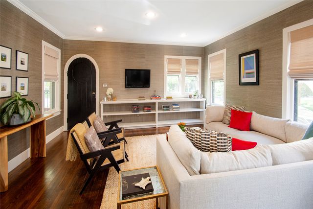 1134 N Clinton Avenue, Dallas, TX 75208