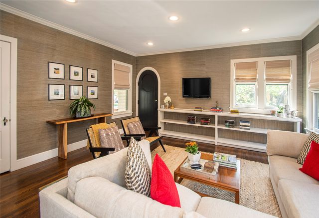 1134 N Clinton Avenue, Dallas, TX 75208